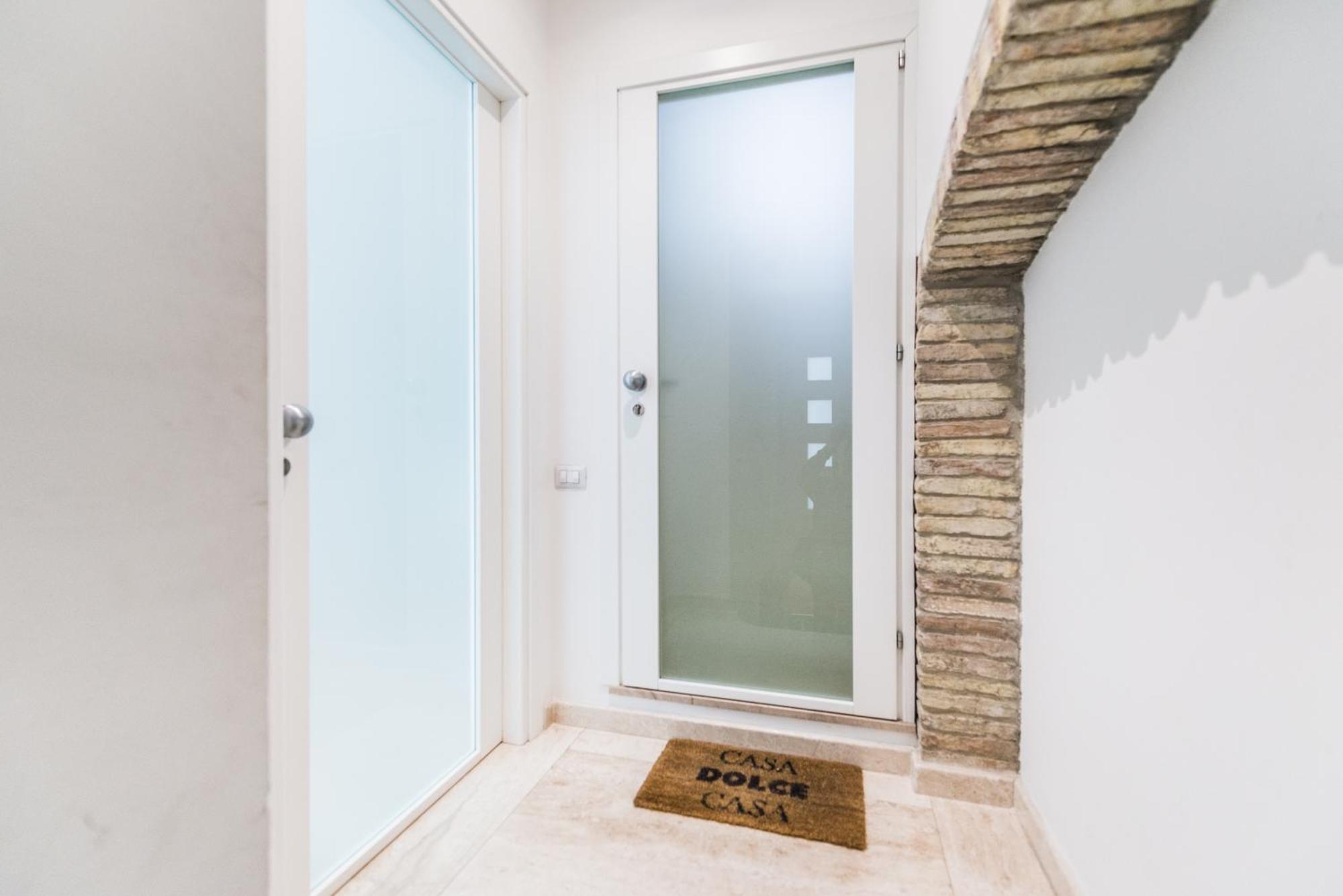 Charming Apartment In The City Center Cagliari Esterno foto
