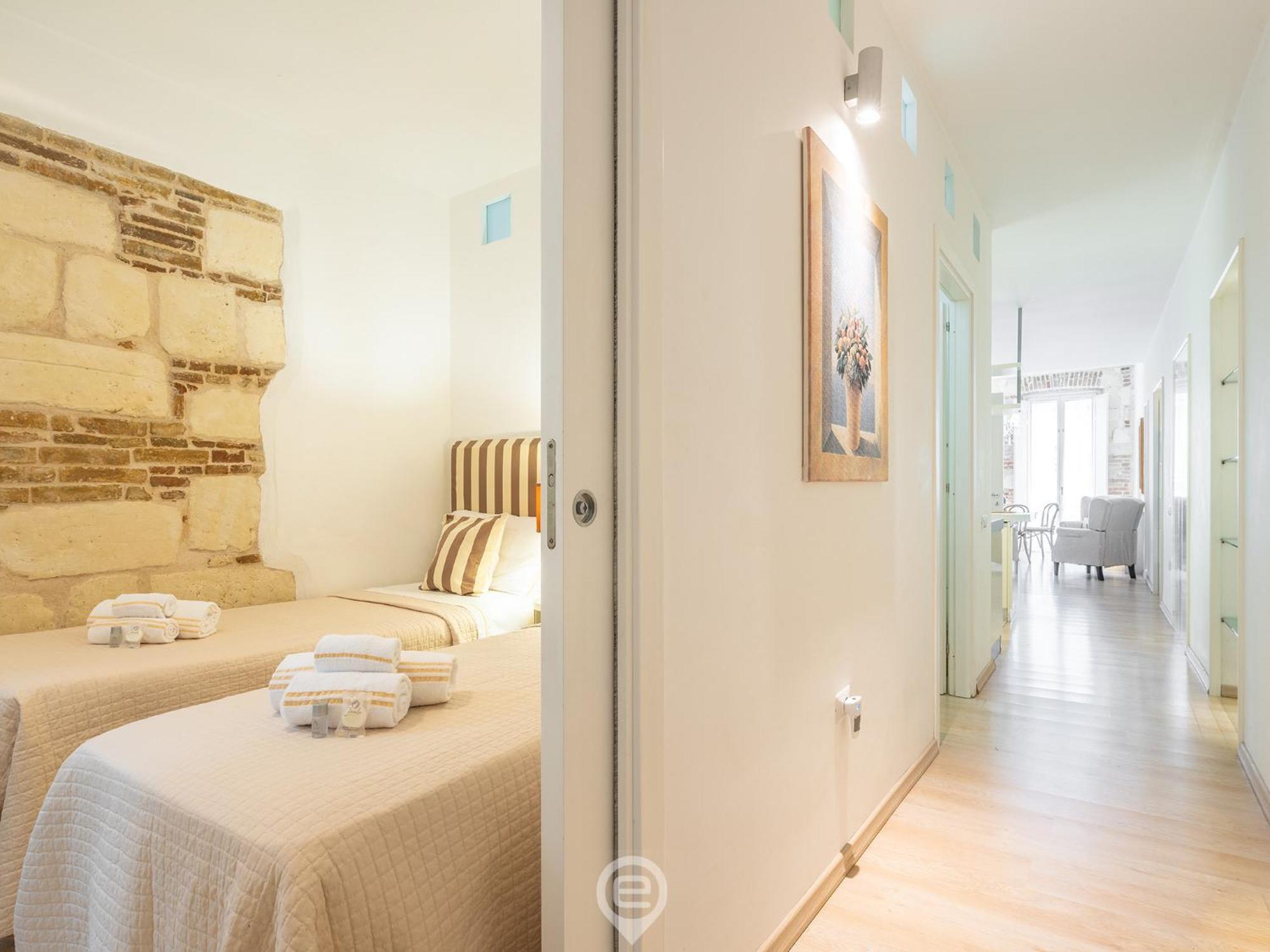 Charming Apartment In The City Center Cagliari Esterno foto