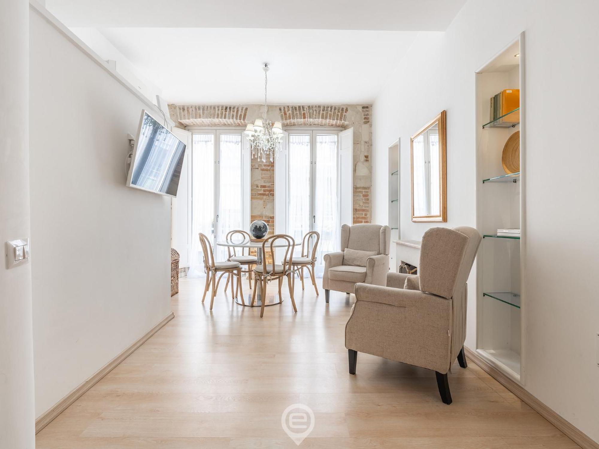 Charming Apartment In The City Center Cagliari Esterno foto